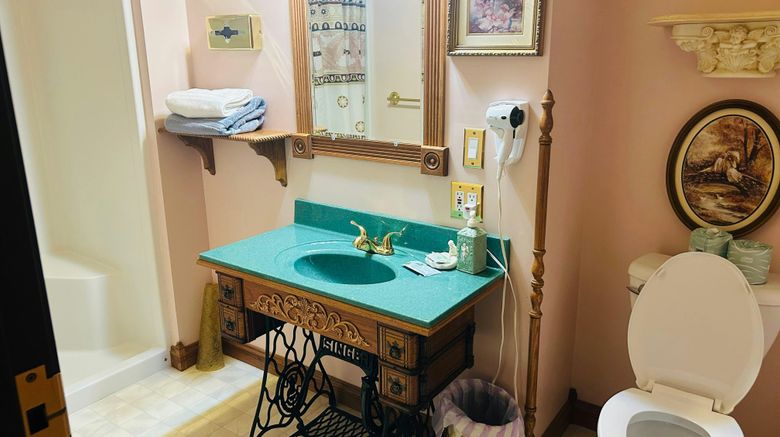 <b>Victorian Inn Superior Room</b>. Images powered by <a href="https://www.leonardoworldwide.com/" title="Leonardo Worldwide" target="_blank">Leonardo</a>.