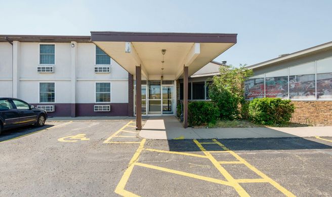 OYO Hotel Morton/East Peoria I-74 Exterior
