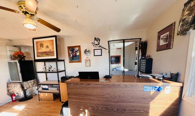 Dew Drop Inn Lobby