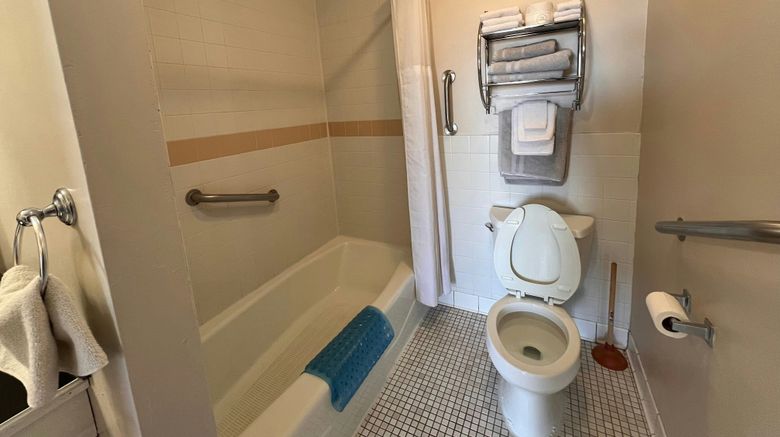 <b>Dew Drop Inn Room</b>. Images powered by <a href="https://www.leonardoworldwide.com/" title="Leonardo Worldwide" target="_blank">Leonardo</a>.
