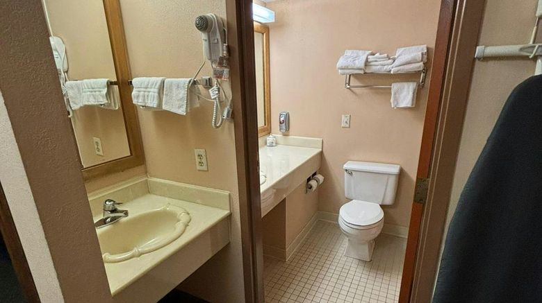 <b>Marysville Surf Motel Room</b>. Images powered by <a href="https://www.leonardoworldwide.com/" title="Leonardo Worldwide" target="_blank">Leonardo</a>.