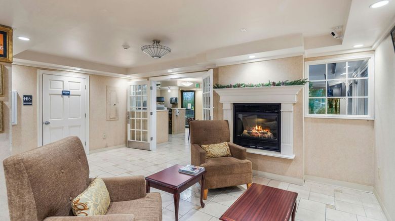 <b>Inn at Lake Washington Lobby</b>. Images powered by <a href="https://www.leonardoworldwide.com/" title="Leonardo Worldwide" target="_blank">Leonardo</a>.