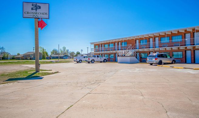 Crossroads Inn Exterior