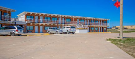 Crossroads Inn Exterior