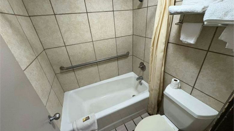 <b>American Inn of Selma Room</b>. Images powered by <a href="https://www.leonardoworldwide.com/" title="Leonardo Worldwide" target="_blank">Leonardo</a>.
