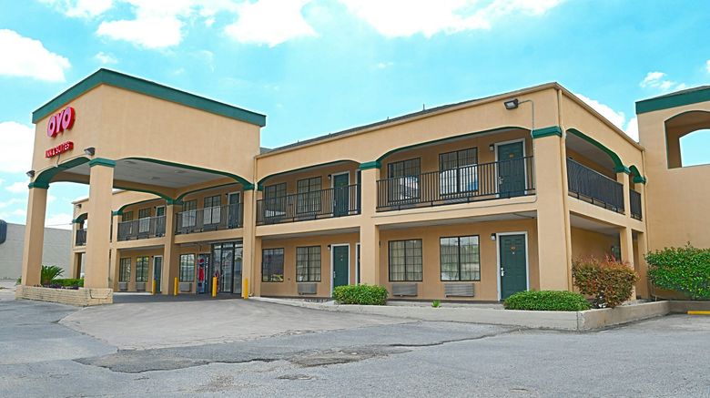 <b>OYO Inn & Suites Medical Center San Anto Exterior</b>. Images powered by <a href="https://www.leonardoworldwide.com/" title="Leonardo Worldwide" target="_blank">Leonardo</a>.