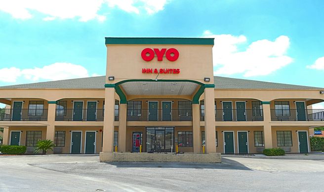 OYO Inn & Suites Medical Center San Anto Exterior