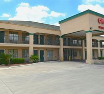 OYO Inn & Suites Medical Center San Anto Exterior