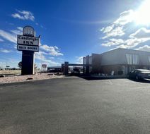 Candlelight Inn Exterior