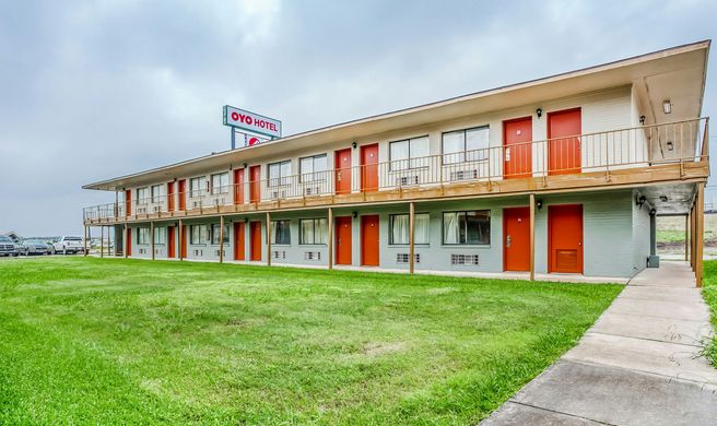 OYO Hotel San Antonio East Exterior