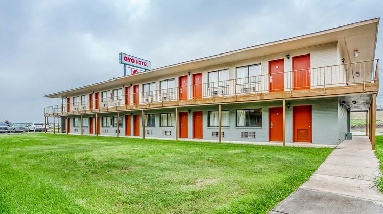 OYO Hotel San Antonio East Exterior