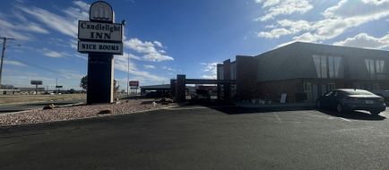 Candlelight Inn Exterior