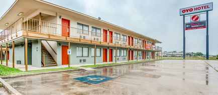 OYO Hotel San Antonio East Exterior
