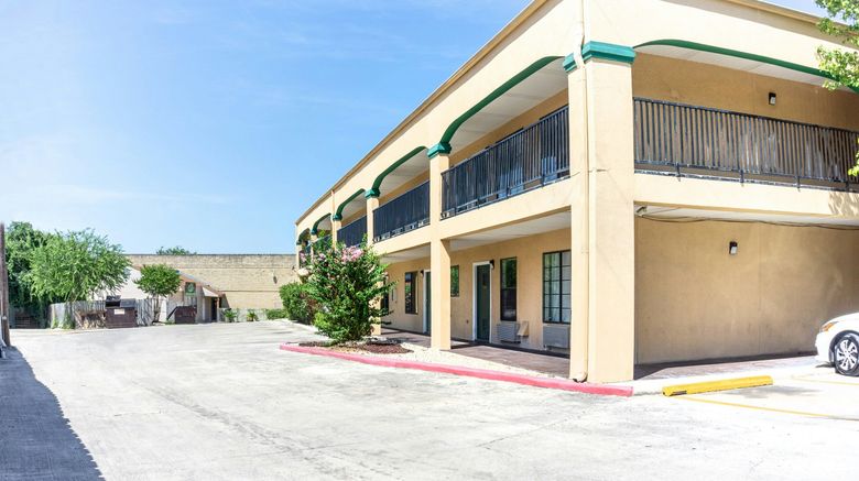 <b>OYO Inn & Suites Medical Center San Anto Exterior</b>. Images powered by <a href="https://www.leonardoworldwide.com/" title="Leonardo Worldwide" target="_blank">Leonardo</a>.