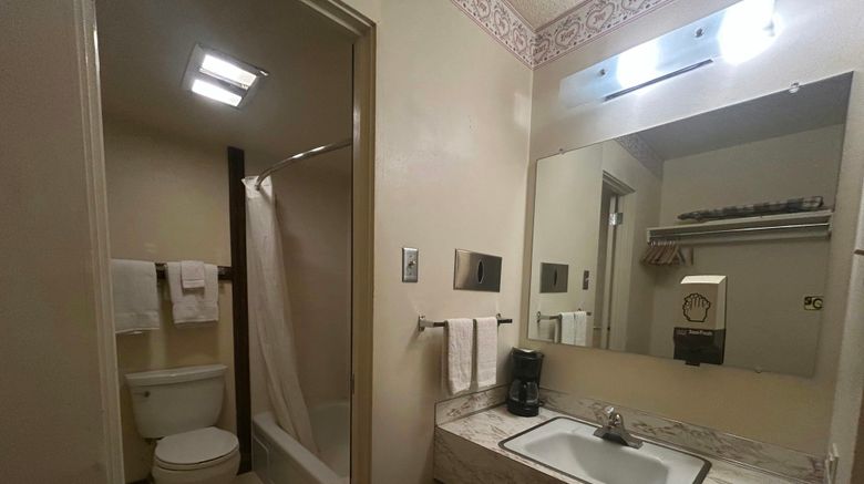 <b>Candlelight Inn Room</b>. Images powered by <a href="https://www.leonardoworldwide.com/" title="Leonardo Worldwide" target="_blank">Leonardo</a>.