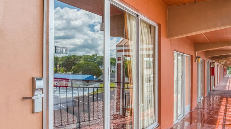 OYO Hotel Mustang Silver Spring FL Lobby