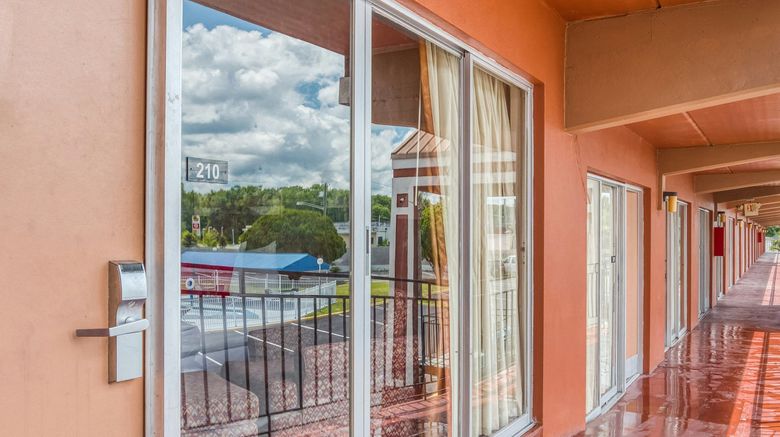 <b>OYO Hotel Mustang Silver Spring FL Lobby</b>. Images powered by <a href="https://www.leonardoworldwide.com/" title="Leonardo Worldwide" target="_blank">Leonardo</a>.