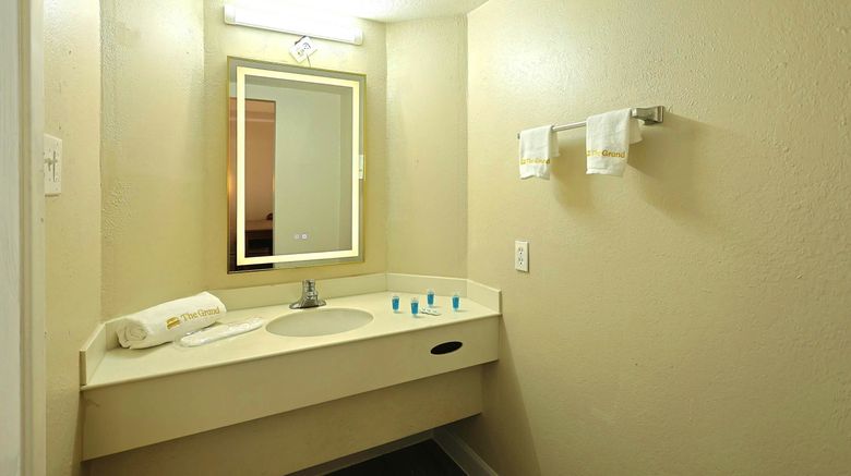 <b>The Grand by Capital O Texarkana I-30 Room</b>. Images powered by <a href="https://www.leonardoworldwide.com/" title="Leonardo Worldwide" target="_blank">Leonardo</a>.
