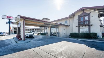 OYO Hotel Tulsa N Sheridan Rd & Airport