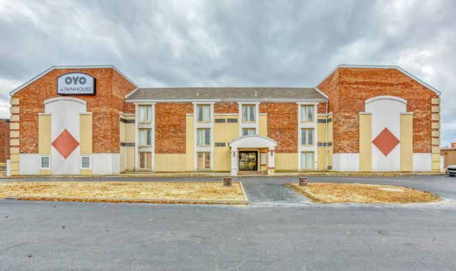 OYO Townhouse Tulsa Woodland Hills Exterior