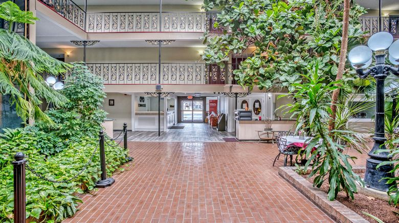 <b>OYO Townhouse Tulsa Woodland Hills Lobby</b>. Images powered by <a href="https://www.leonardoworldwide.com/" title="Leonardo Worldwide" target="_blank">Leonardo</a>.