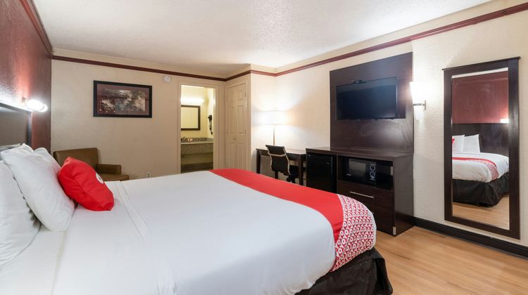 OYO Hotel Tulsa N Sheridan Rd & Airport Room