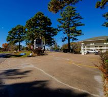 Oak Crest Cottages Exterior