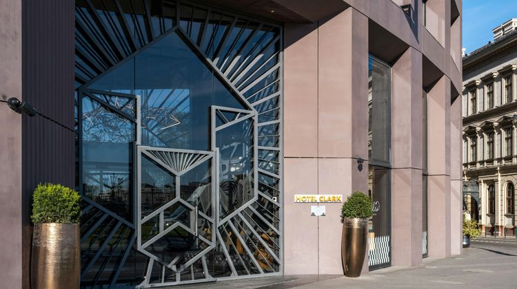 Hotel Clark Exterior
