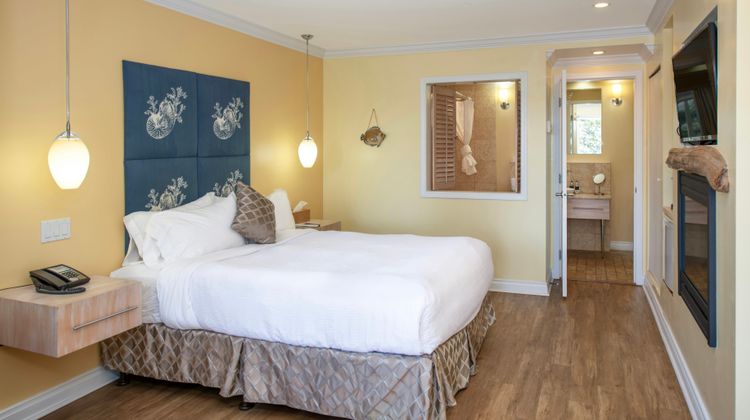 Rockwater Secret Cove Resort Suite