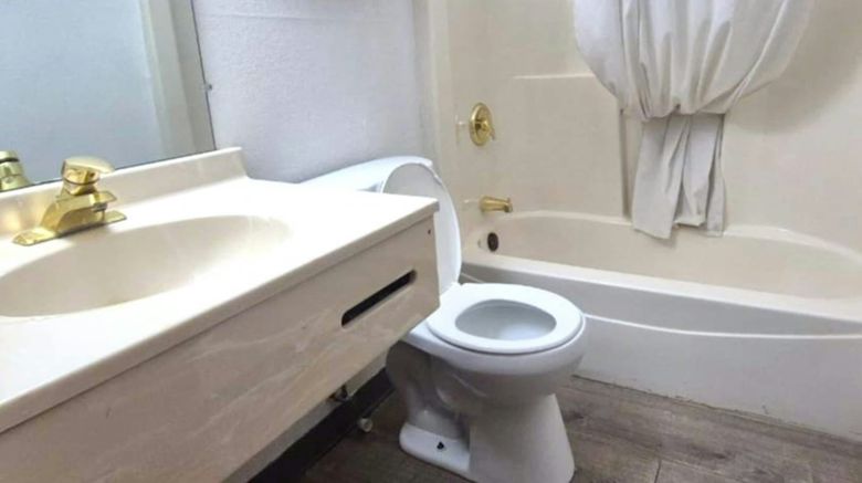 <b>Kings Inn Room</b>. Images powered by <a href="https://www.leonardoworldwide.com/" title="Leonardo Worldwide" target="_blank">Leonardo</a>.