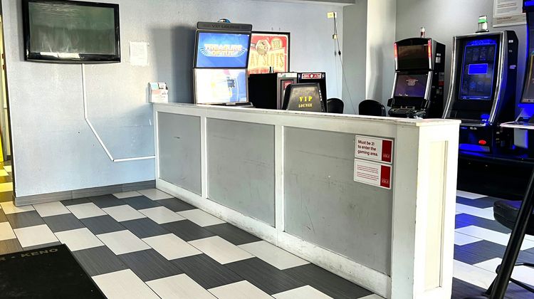 Kings Inn Lobby