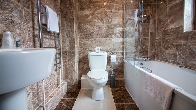 <b>Westone Manor Room</b>. Images powered by <a href="https://www.leonardoworldwide.com/" title="Leonardo Worldwide" target="_blank">Leonardo</a>.