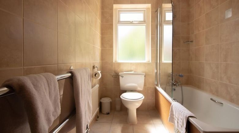 <b>Westone Manor Room</b>. Images powered by <a href="https://www.leonardoworldwide.com/" title="Leonardo Worldwide" target="_blank">Leonardo</a>.