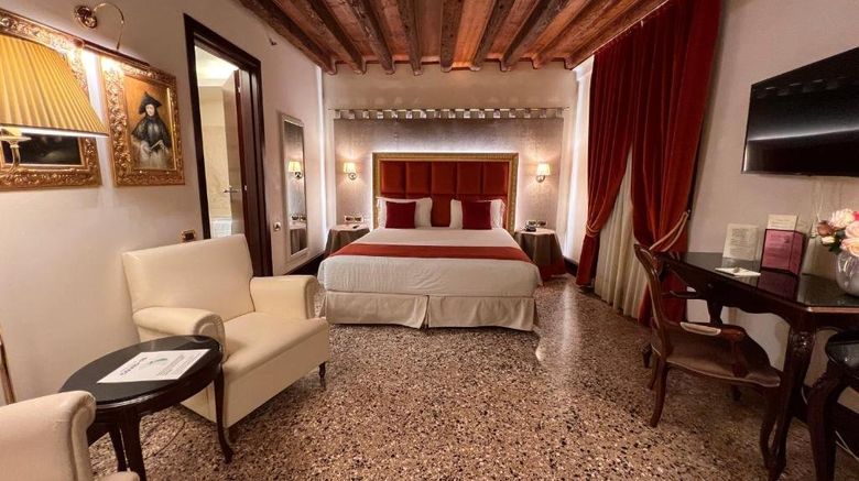 <b>Ruzzini Palace Room</b>. Images powered by <a href="https://www.leonardoworldwide.com/" title="Leonardo Worldwide" target="_blank">Leonardo</a>.