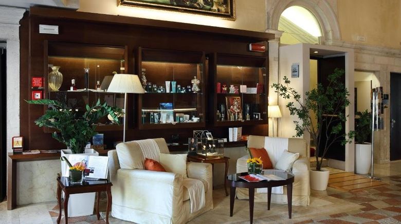 <b>Ruzzini Palace Lobby</b>. Images powered by <a href="https://www.leonardoworldwide.com/" title="Leonardo Worldwide" target="_blank">Leonardo</a>.