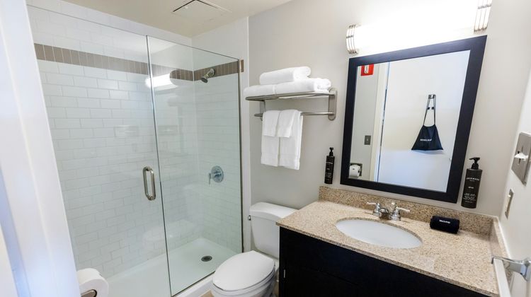 Kellogg Conference Hotel Gallaudet Univ. Room