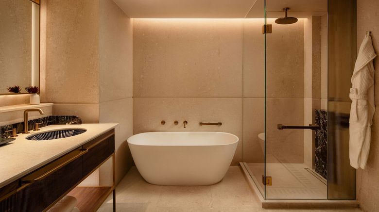 <b>Four Seasons Hotel Mexico City Room</b>. Images powered by <a href="https://www.leonardoworldwide.com/" title="Leonardo Worldwide" target="_blank">Leonardo</a>.