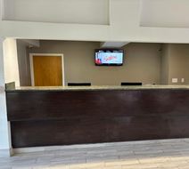 HomeTowne Studios Birmingham Lobby