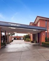 Sovereign Park Motor Inn