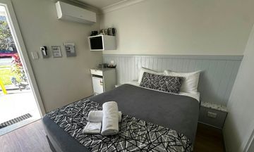 Surf Beach Motel