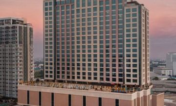 Grand FourWings Convention Hotel