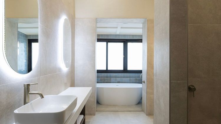 Tower Lodge Suite
