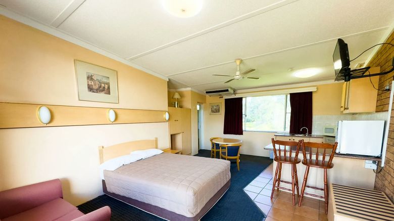 <b>Nandewar Motor Inn Room</b>. Images powered by <a href="https://www.leonardoworldwide.com/" title="Leonardo Worldwide" target="_blank">Leonardo</a>.