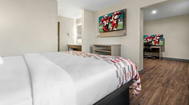 Red Roof Inn & Suites Tomah Room