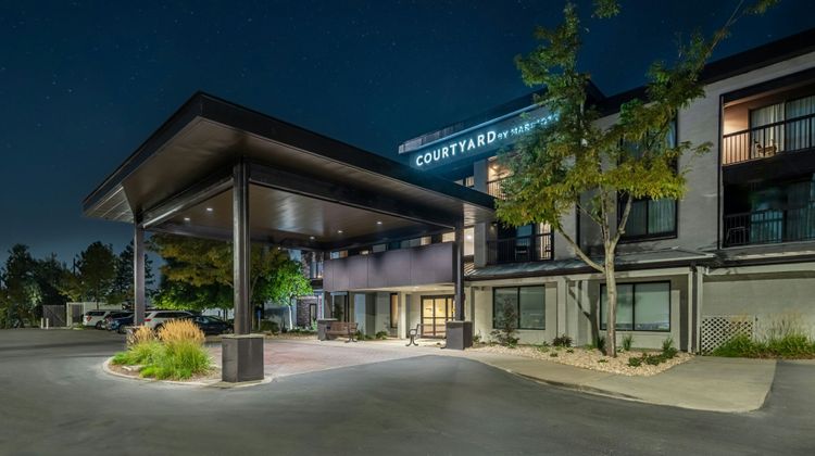 Courtyard Salt Lake City Airport Exterior