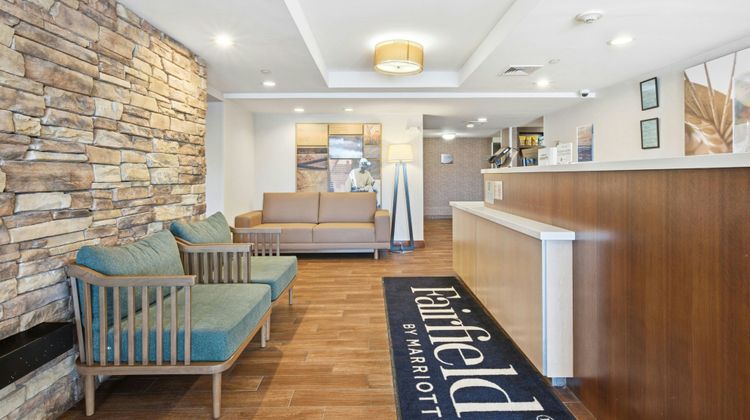 Fairfield Inn & Suites Wallingford New Haven Lobby