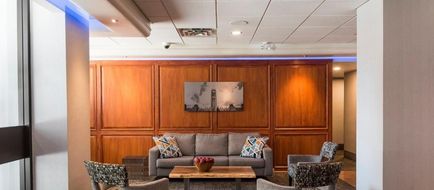 Ottawa Embassy Hotel & Suites Lobby
