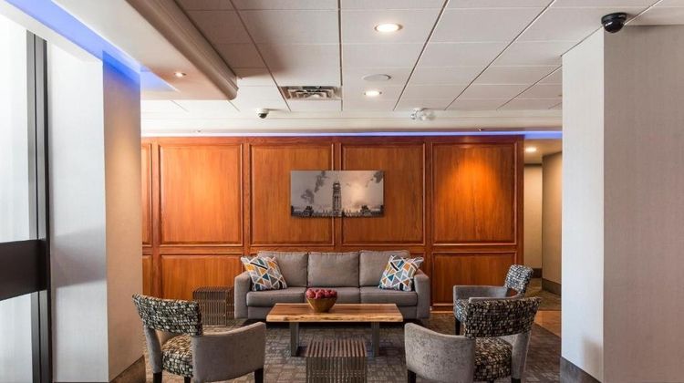 Ottawa Embassy Hotel & Suites Lobby