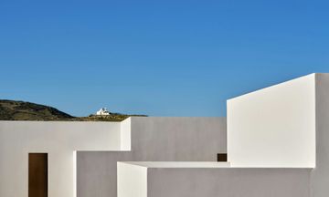 Orosea, Paros, Autograph Collection
