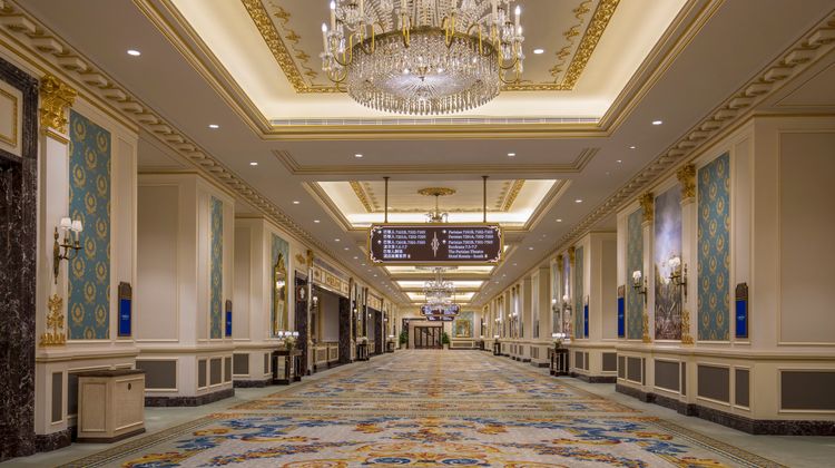 The Parisian Macao Meeting